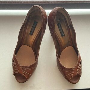 Dolce & Gabbana CAPRA Platform shoes in Tobacco.